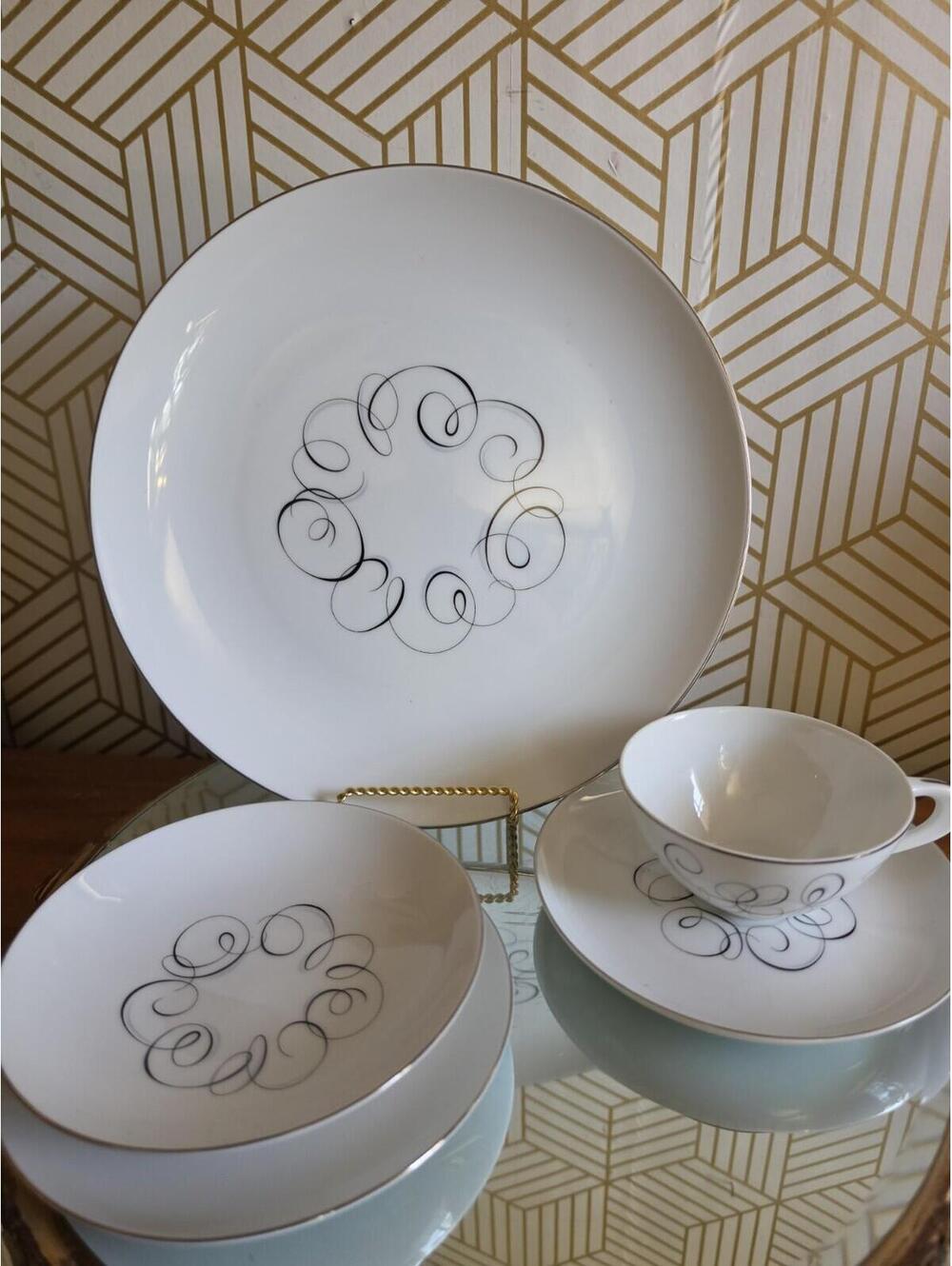 Vintage Style House Fine China Rhythm Place Setting